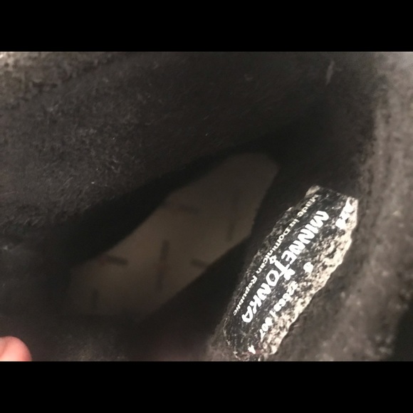 Minnetonka Moccasin Boots Black - Picture 5 of 6